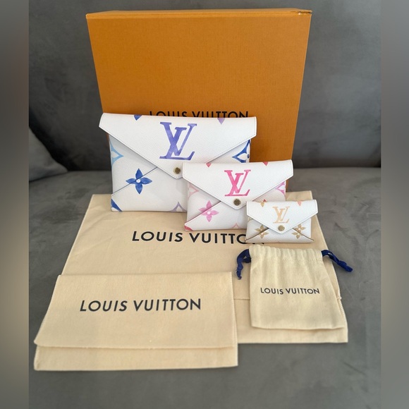 ๐SOLD๐ BNIB Louis Vuitton By the Pool Kirigami Pochette - Picture 5 of 9